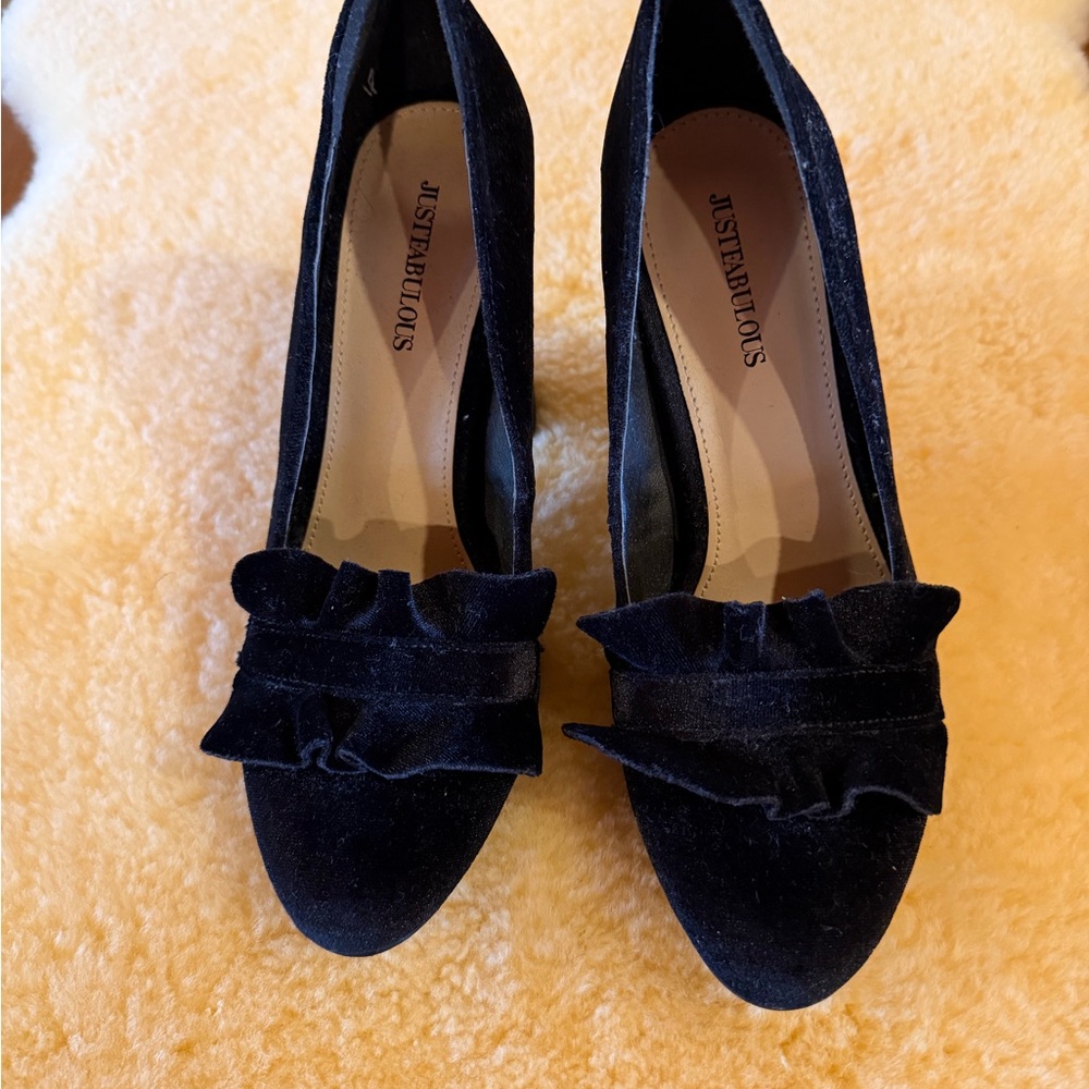 JustFab Women's Black Velvet Heels with Ruffles - 9